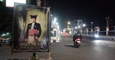 Dukungan PB XIV Hangabehi Meluas, PAKASA Pasang Ratusan Baliho